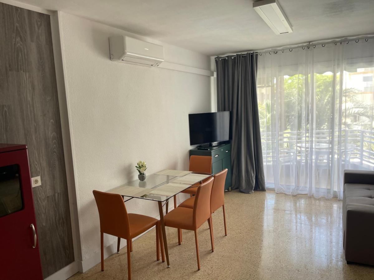 Estrella Home Салоу Екстериор снимка